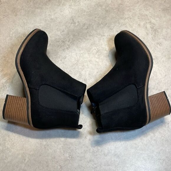 White Mountain women’s black micro suede zipper ankle boots Size 6.5 - Picture 7 of 9